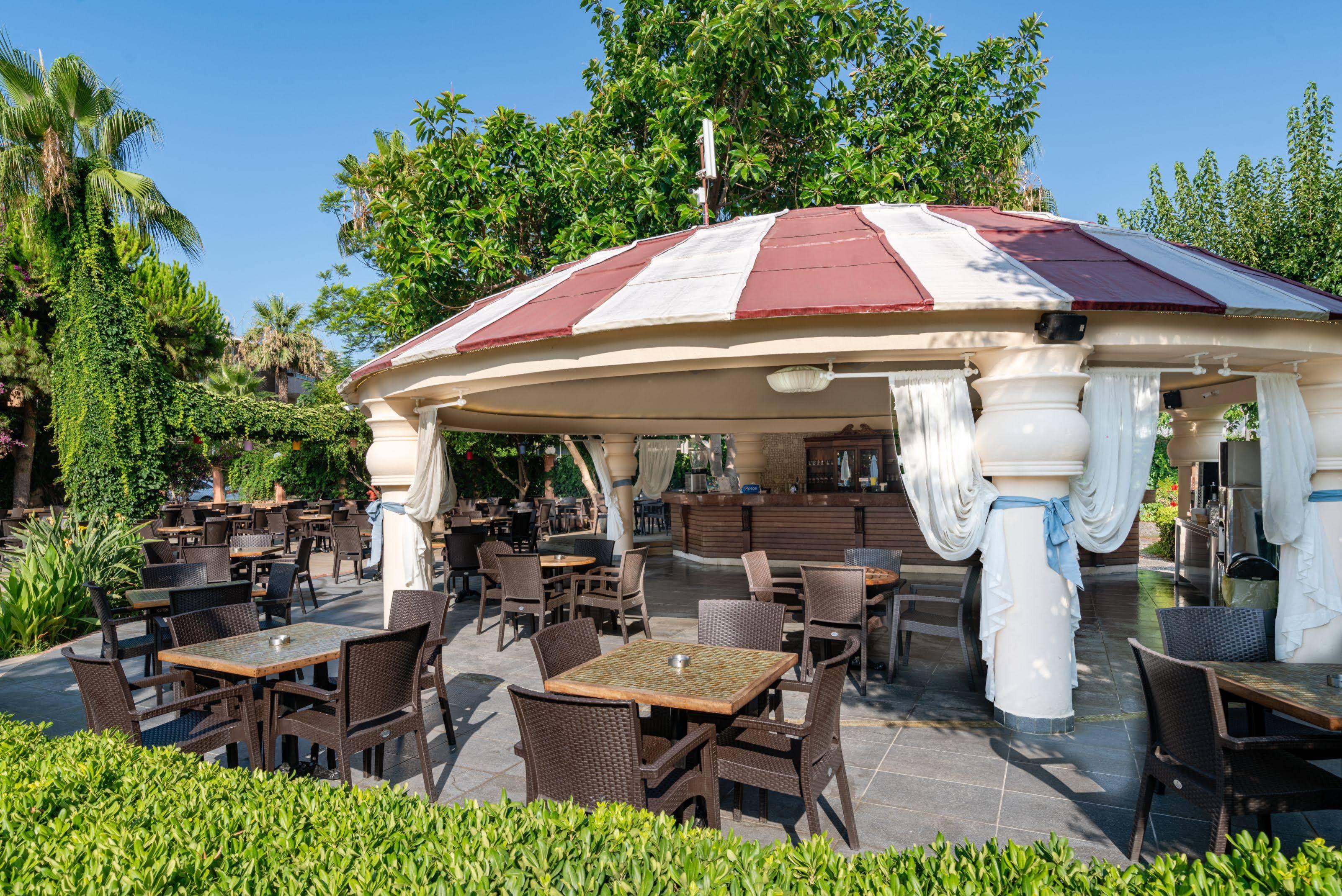 Palmeras Beach Hotel Payallar Екстериор снимка