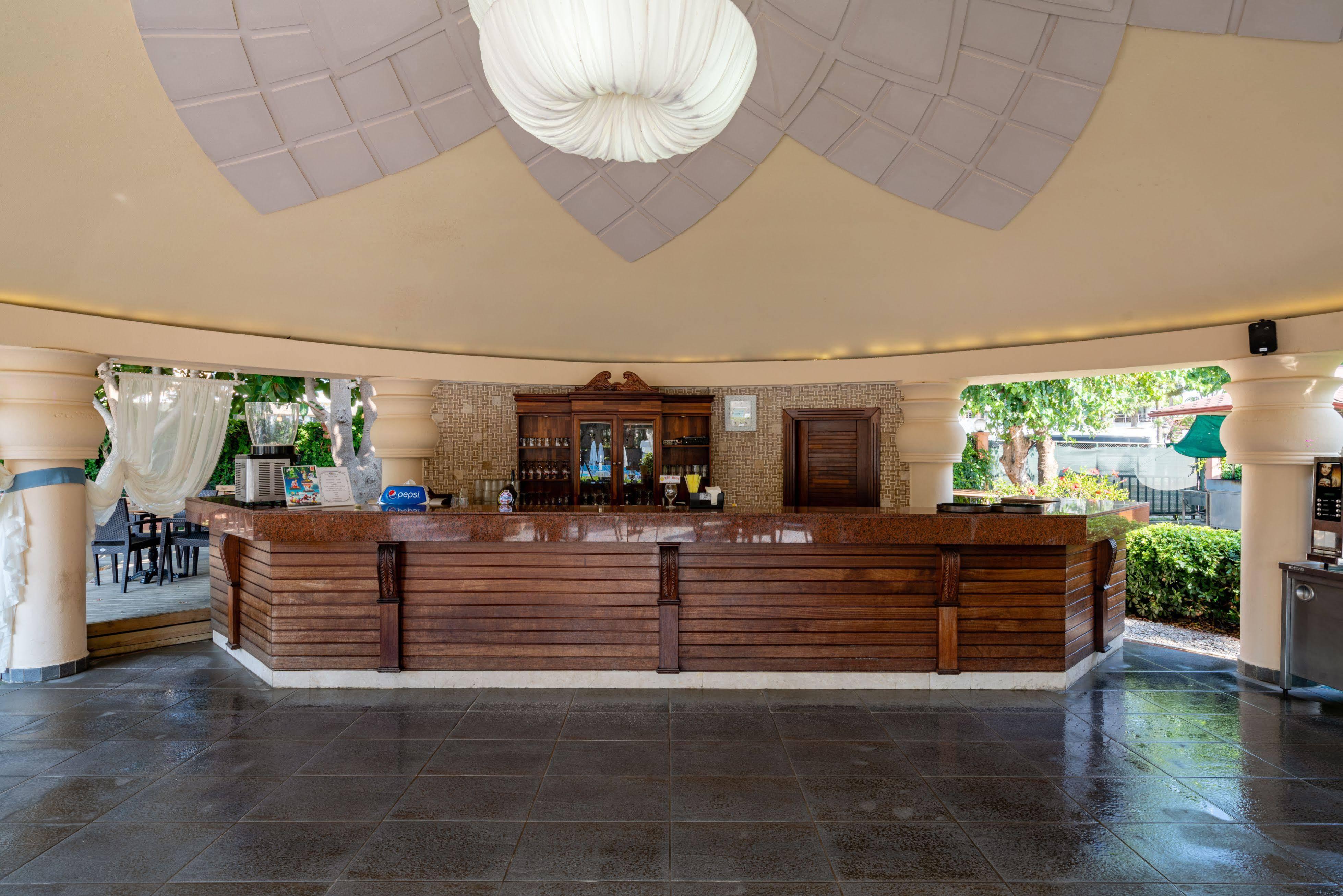 Palmeras Beach Hotel Payallar Екстериор снимка