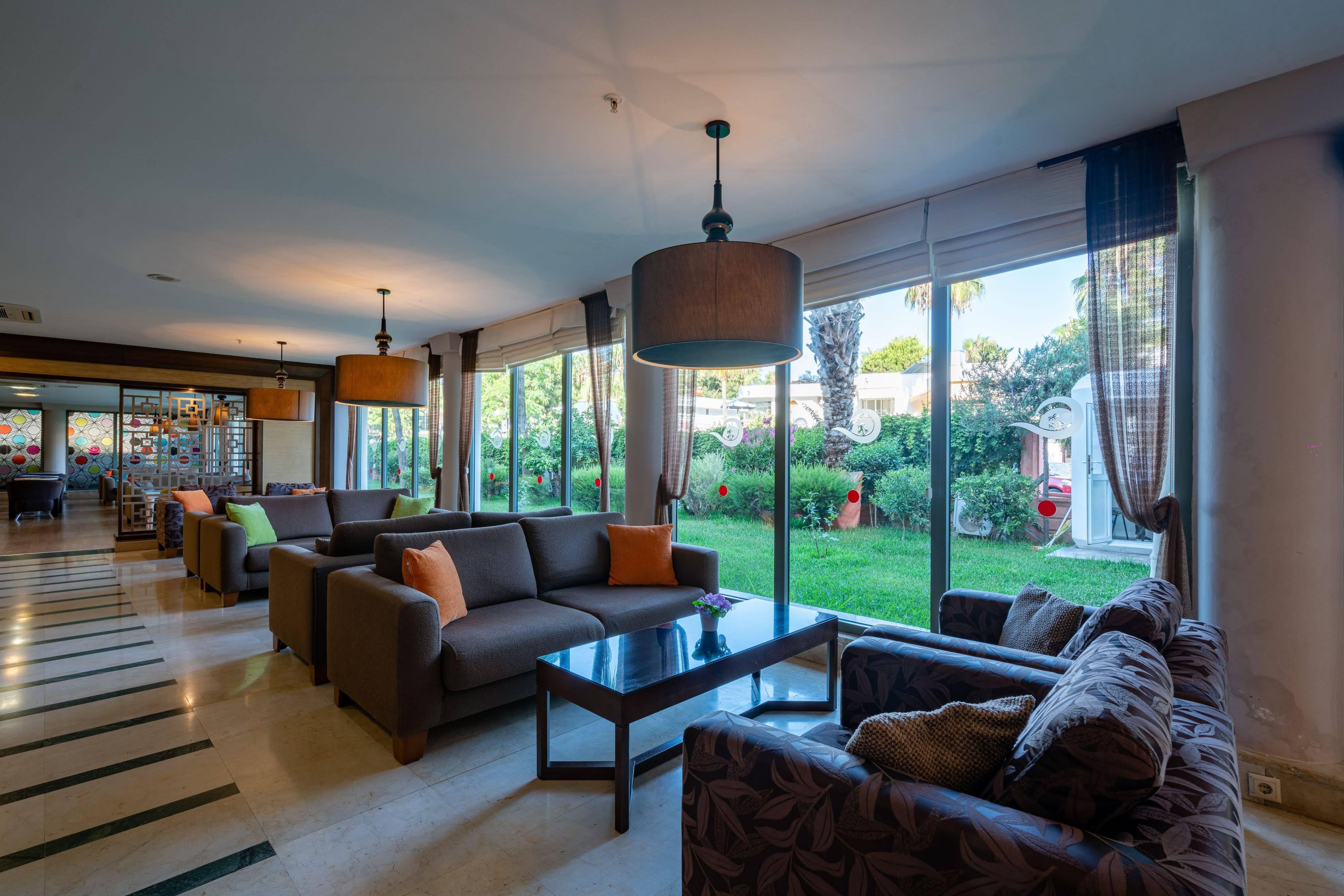Palmeras Beach Hotel Payallar Екстериор снимка