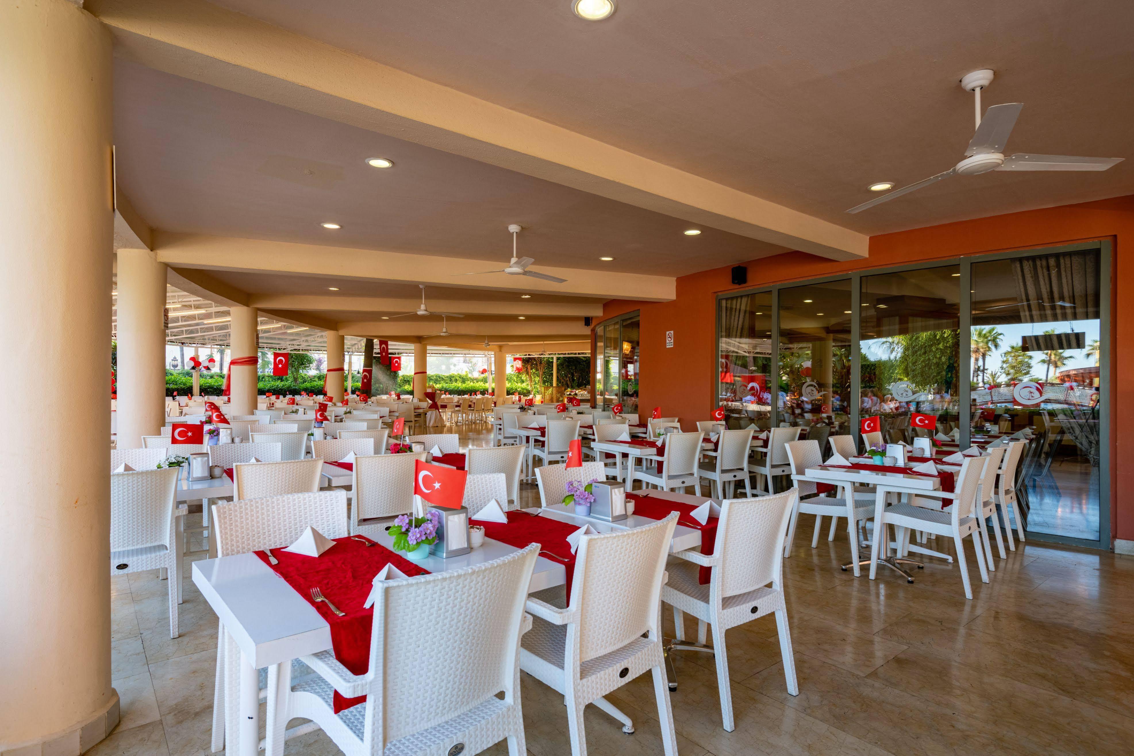 Palmeras Beach Hotel Payallar Екстериор снимка