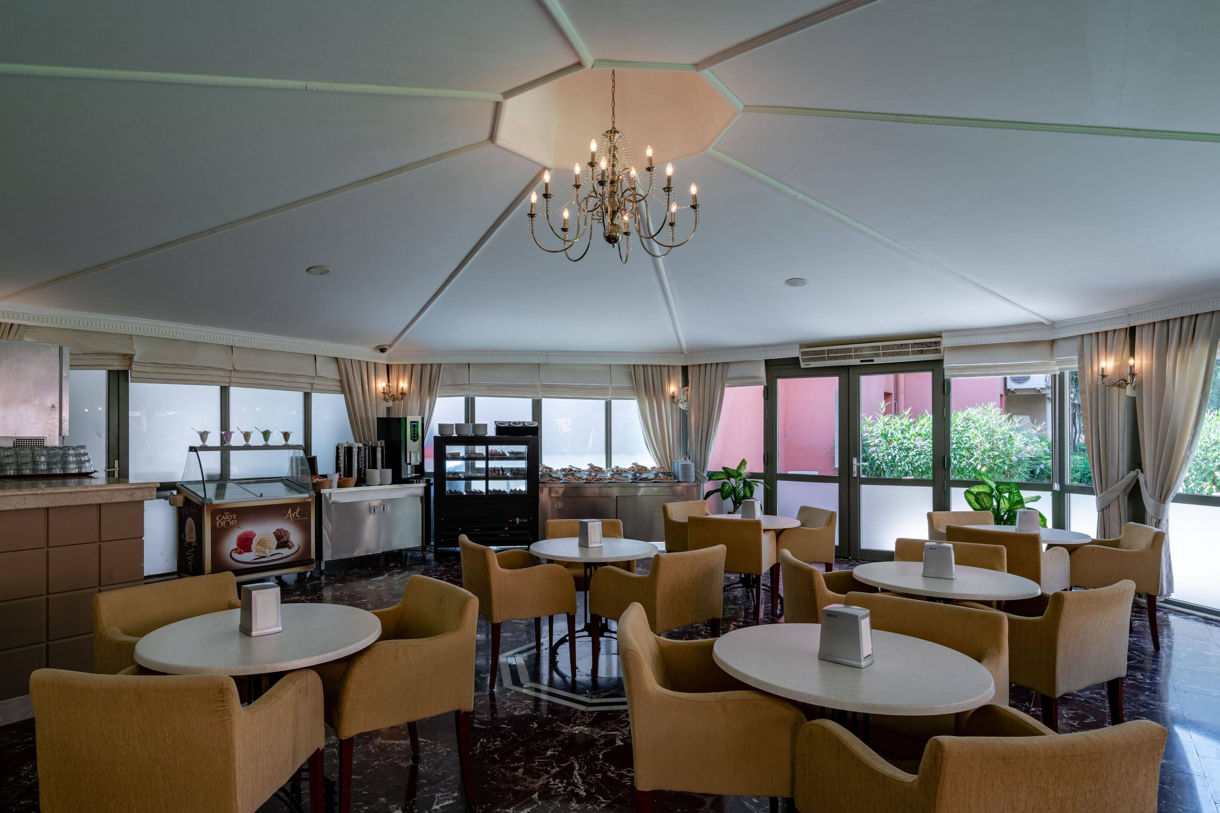 Palmeras Beach Hotel Payallar Екстериор снимка