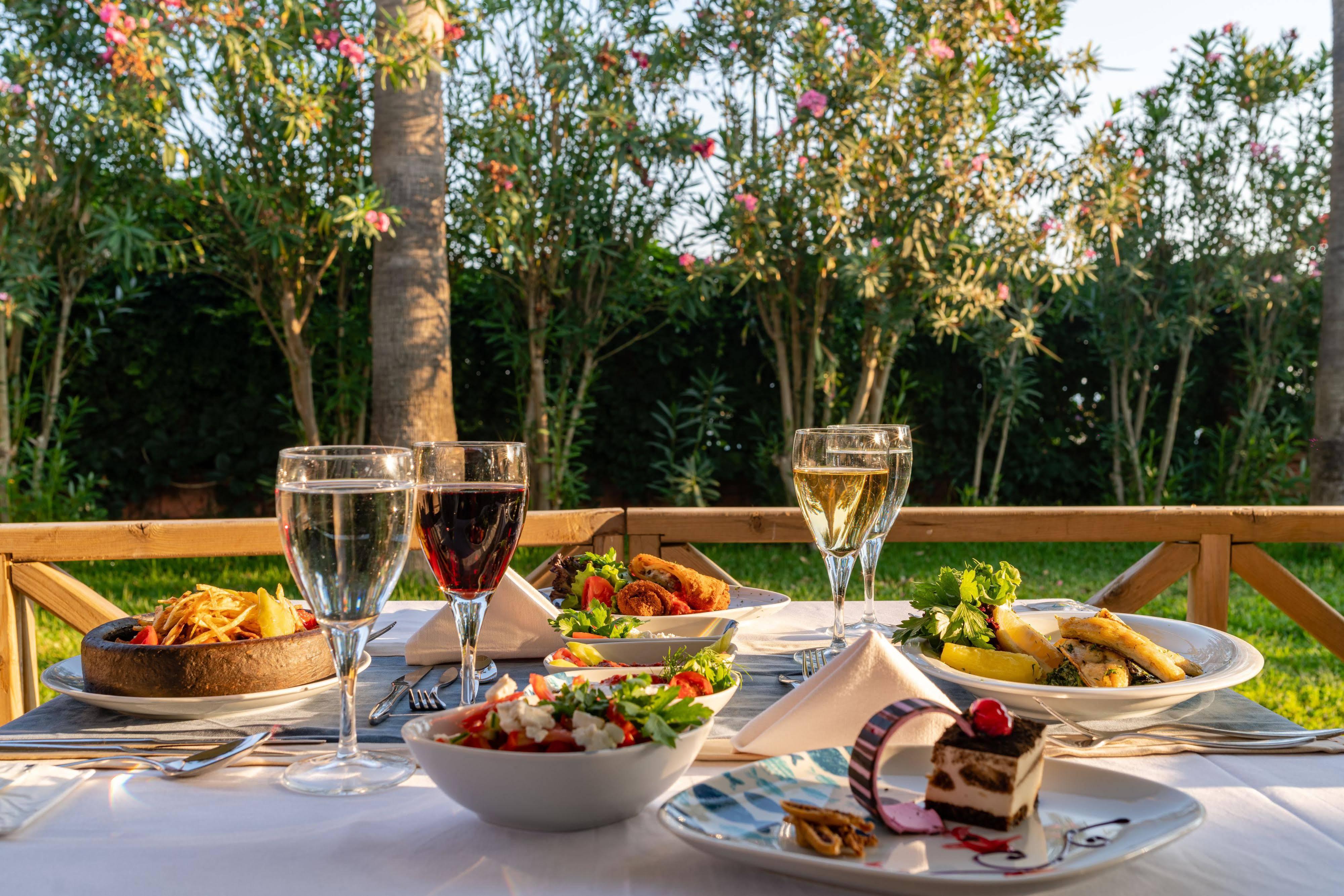 Palmeras Beach Hotel Payallar Екстериор снимка